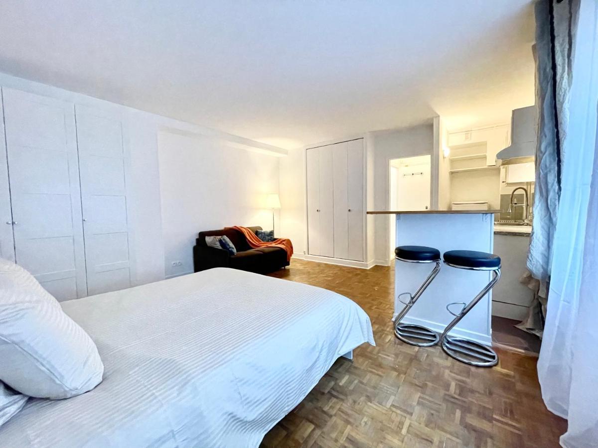 Appartement Tour Eiffel - Seine à Paris Extérieur photo